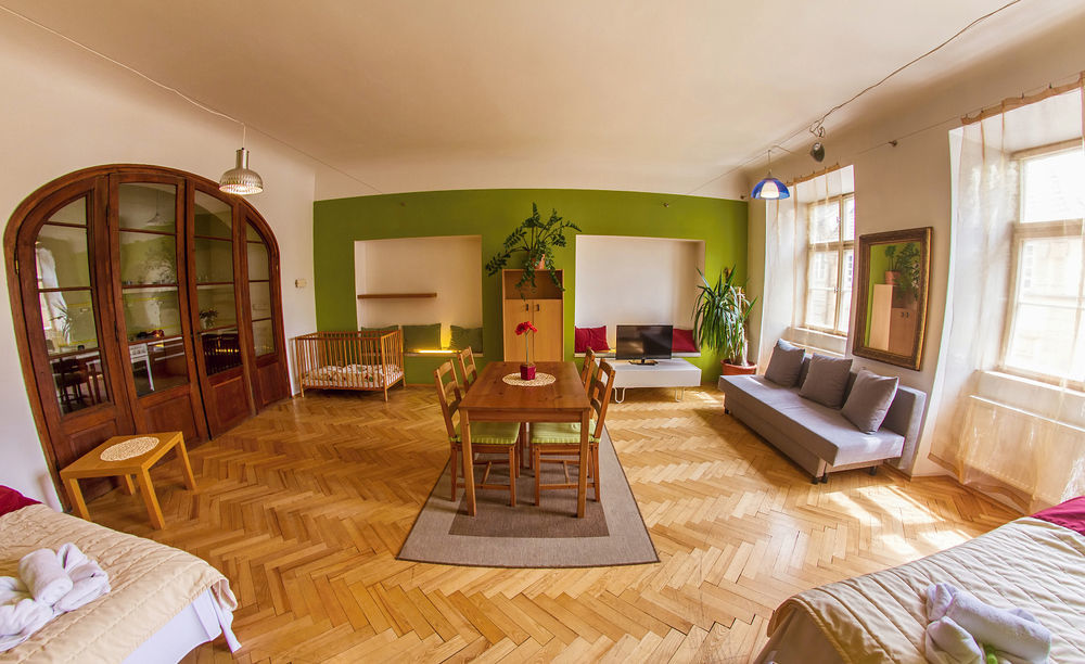 U Zlate Podkovy - At The Golden Horseshoe Prague Exterior photo